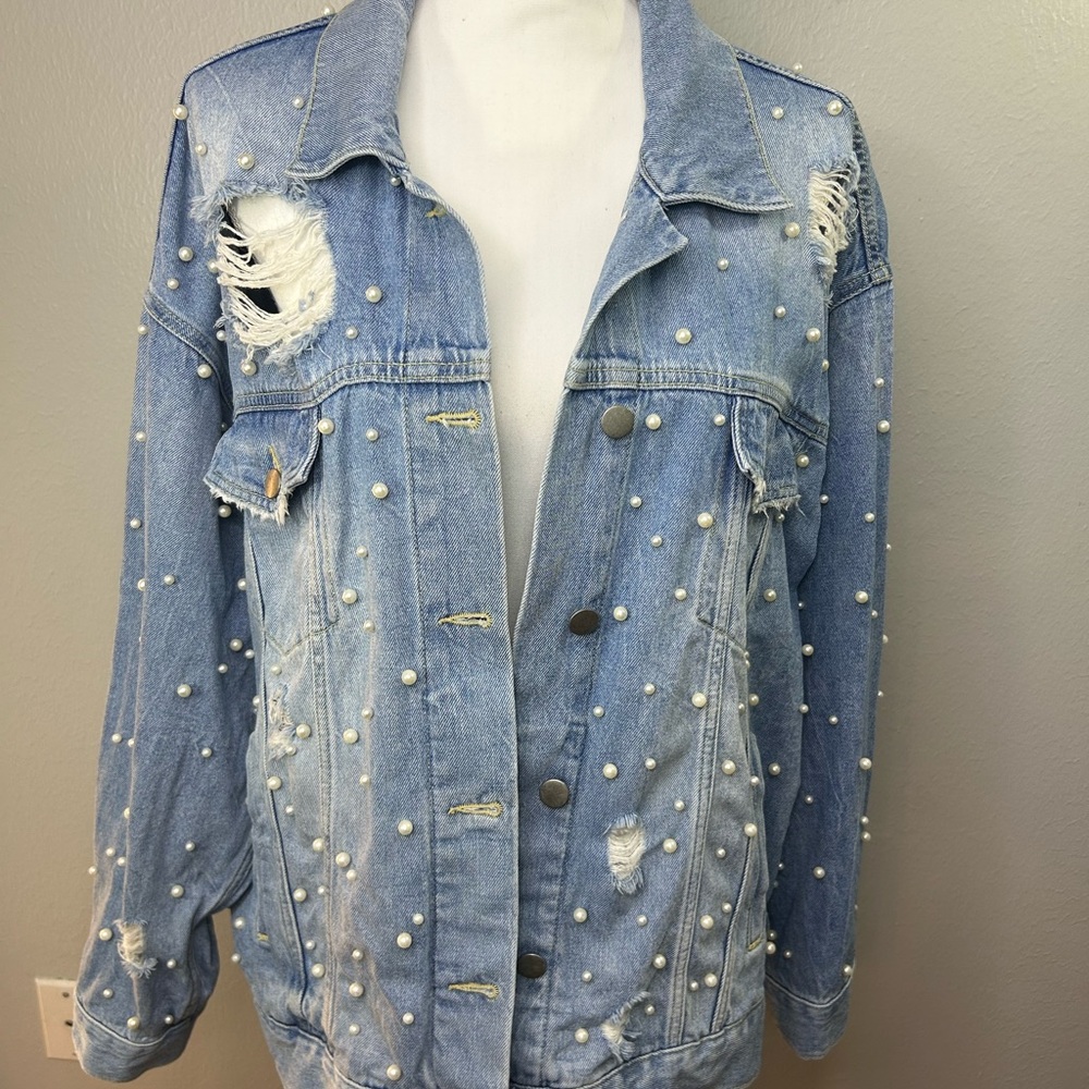 Free People Sunday Funday Pearl Studded Denim Jacket Womens Size M Distressed - Picture 2 of 11